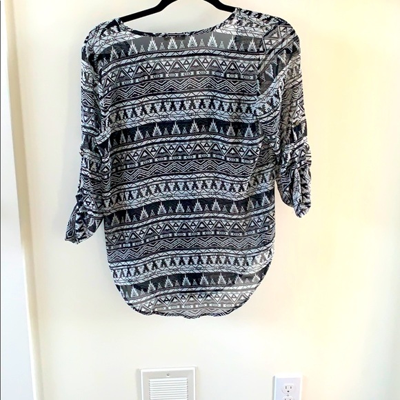 3/4 length pattern shirt - Picture 2 of 2